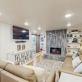 3BR Family-friendly House w/ Wifi & Fireplace