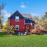 4BR House w/ Kitchen, Jetted Tub, Wifi + gas Grill