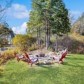 4BR House w/ Kitchen, Jetted Tub, Wifi + gas Grill