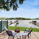 3 BR Lakefront House w/ Private Dock