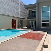 House w/ Pool and Barbecue Grill Thg0006