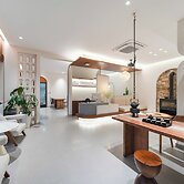 Bright Moon Valley Smart Hotel