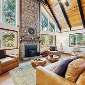 4BR Home w/ Spa, Bar, Home Gym, Decks, Near Lake