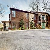4BR Lakefront Home w/ Dock, Views & Game Room