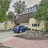 Vibrant 3BR Near Downtown w/ Fireplaces