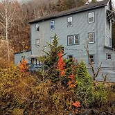 Dog-friendly, Riverfront 10br w/ Games Galore