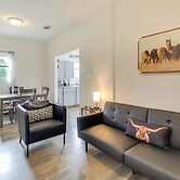 4 Mi to Lake Bastrop: Pet-friendly Apartment!