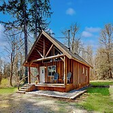 1 BR Dog-friendly Home w/ Fire Pit, Near Creek