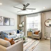 3 Mi to Lake Wylie! Modern Charlotte Townhome