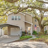 3 Mi to Atlantic Beach: Coastal Retreat w/ Deck
