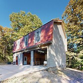 2BR House w/ A/C & Games, Close to Lake
