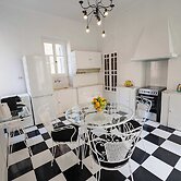 Akanthos Poros Chic Seaside Retreat Built in 1904