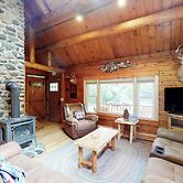 Relaxing 3BR Fireplace Deck Fire Pit