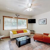 3BR Dog-friendly Home w/ Pool, Fireplace, W/d, A/C