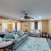 2BR Riverfront Townhome w/ Balcony & Boat Dock