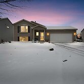 Bright 4br Near Msu & Downtown 4 Bedroom Home