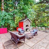 Homested Retreat: Secluded Home!