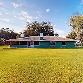 2 BR Duplex w/ Full Kitchen & Lake View