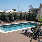 Lumina Apartment with Shared Pool