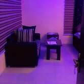 Top Nosh Lounge and Bar