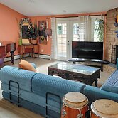 8 Mi to Lumen Field: Seattle Area Home w/ Backyard