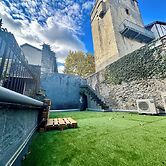 A l'ombre de la Tour