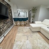 Luxe 1BR Oasis - Prime NY Stay