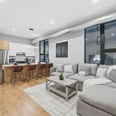 Chic 2BR Apartment in Edgewater Modern Comfort