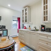 Apt in Historic Lynn Neighborhood: 2 Mi to Beach!