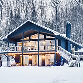 Hot Tub + Game Room: Morgan Family Getaway