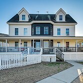 1 Mi to Atlantic City Beach! Family Gem w/ 2 Decks