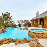 3 Mi to Lake! Belton Getaway w/ Outdoor Kitchen