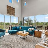 Luxury 7BR Hill Country Gem With Barndominium