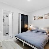 Premium Modern Homestay-Walk to Curtin University-Shared Kitchen