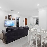Premium Modern Homestay-Walk to Curtin University-Shared Kitchen
