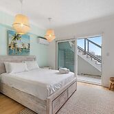 Spacious 2-bed With Private Rooftop & BBQ Access