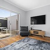 Elegant 3-bed Townhouse in Leafy Kensington