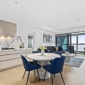 Luxury Beachfront 1-bed Apartment With Pool & Gym