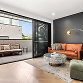 Chic Home With BBQ & Outdoor Dining