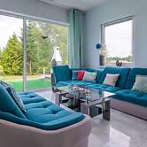 Luxurious Holiday Home With Swimming Pool