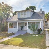 Walk to Winter Haven Hospital: Convenient Apt