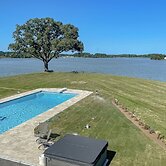Dock, Pier & Chesapeake Bay Access! Family Getaway