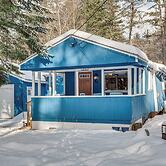 All-season Getaway in Tamworth: Pets Welcome!