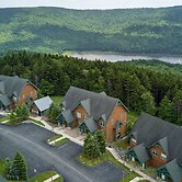 Camp Four 23: Pet Friendly, Slope Side, Gas Fireplace