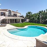Villa Nottingham: Stunning Private Villa