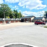 Rocky Mountain Lodge & Suites