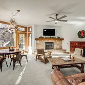 Ski-in/ski-out! Large Arrowhead Condo w/ Balcony
