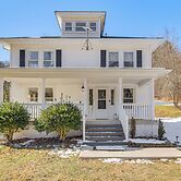 'the Mountain House Inn' Montebello Stay By Trails