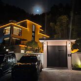 Fenghuang Border Town Mountain Homestay