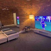 Cozy House Ideal Location